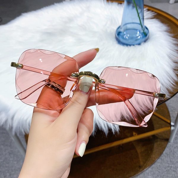 Classic Vintage Square Woman Gradient Mirror Frameless Sunglasses Online - Image 5